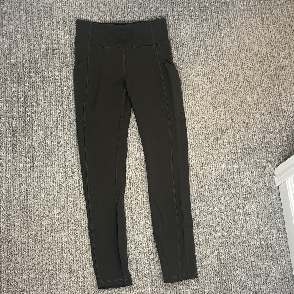lululemon athletica army green Leggings size amazing condition size 0/2